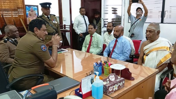 பொலிஸ் பொதுமக்கள் ஆலோசனைக்குழு - அம்பாறை  மாவட்ட பிரதிப் பொலிஸ் மா அதிபருடன் சந்திப்பு! 